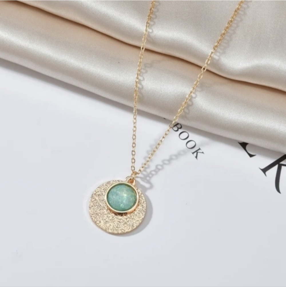 Round Green/Golden sphere pendant - Picture 4 of 7